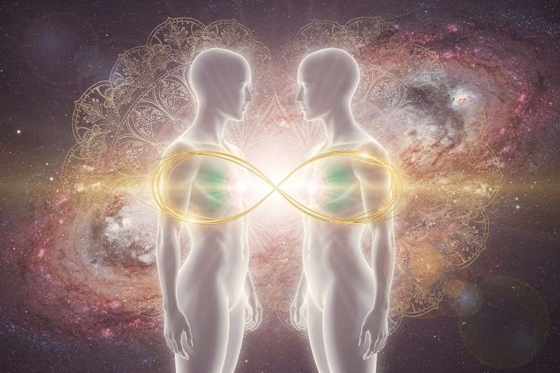 Soulmates: Signs, Types & Spiritual Guide to Soul Connection